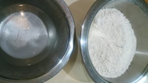 小麦粉と食塩水