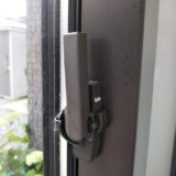 窓（サッシ錠やクレセント）の鍵がかたいの簡単に直せる トステム（レオハウスの家）